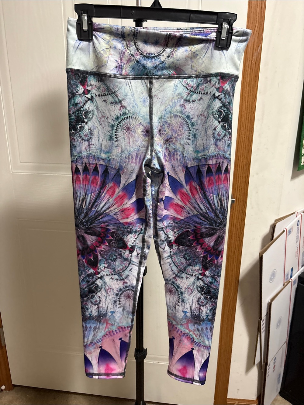 Womens Floral Mandala Performance Leggings - Purple Pink